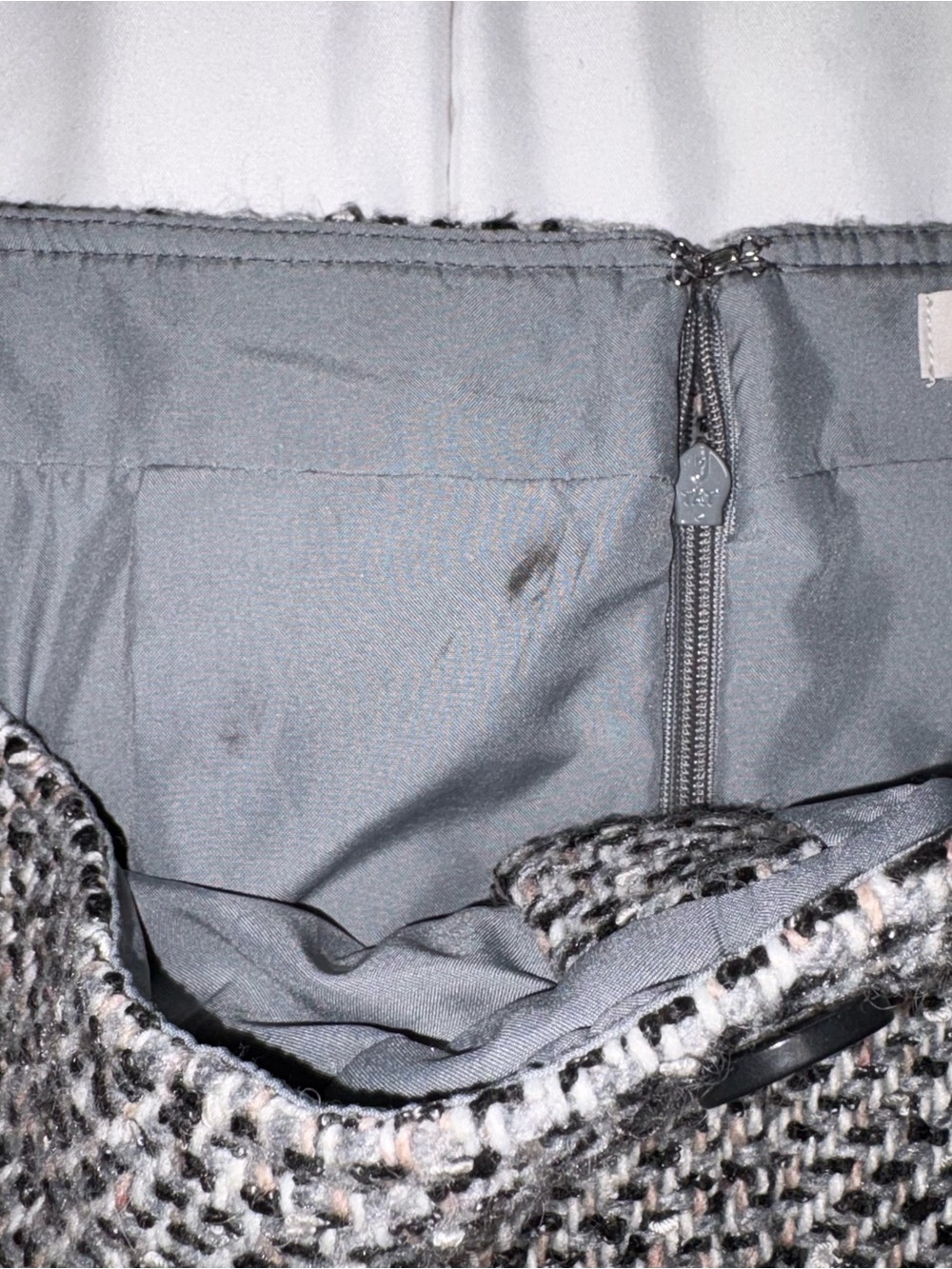 LOFT Tweed Button Front Wool Blend Skirt Size 8 Black White Tan Cream - Picture 4 of 10